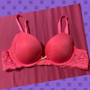 Final  SALE. 🎁 secret coral lace back padded bra 34A